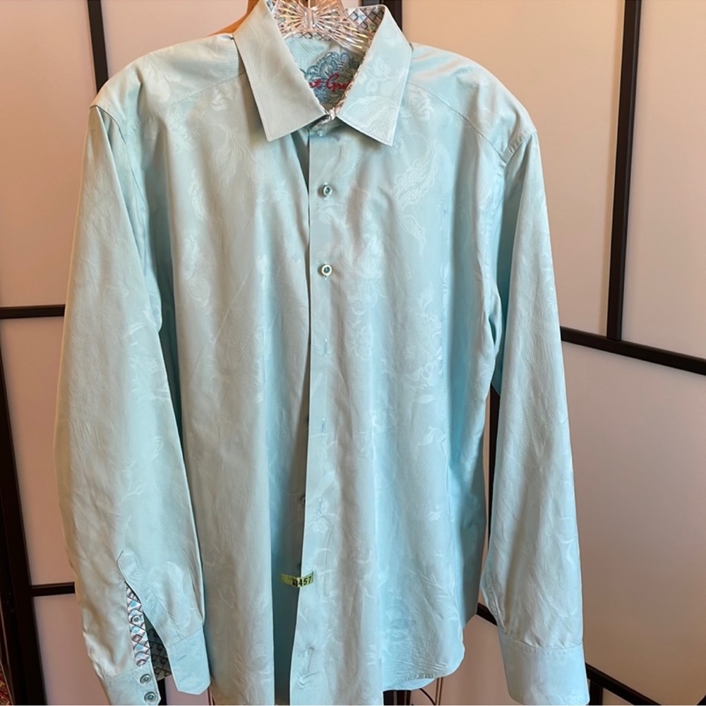 Beautiful Robert Graham shirt size L in EUC
